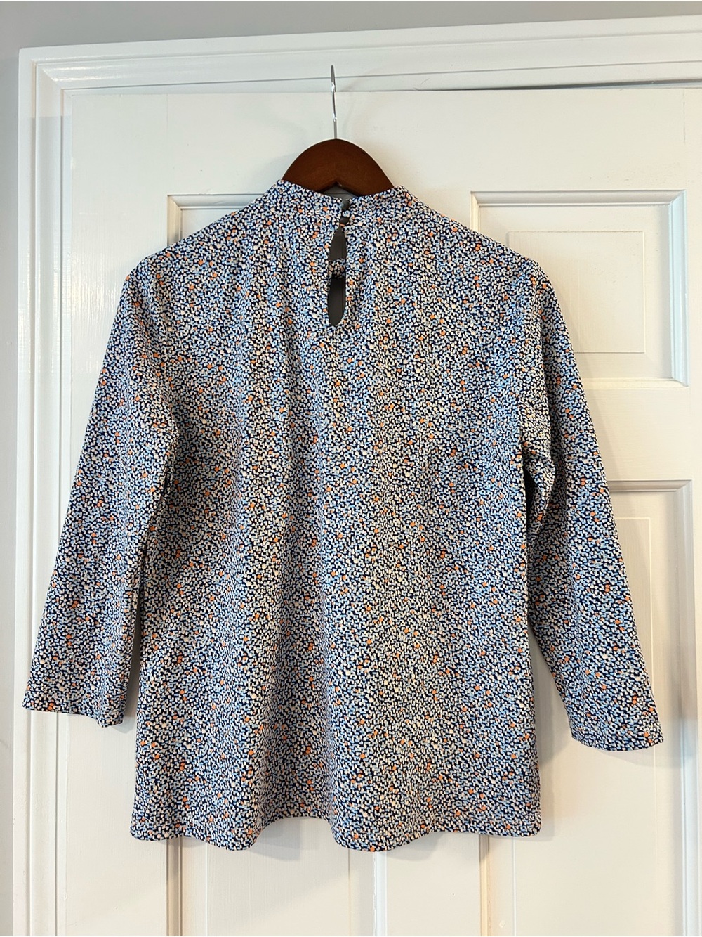 J. McLaughlin Blue Navy Orange Printed Top with 3/4 Length Sleeves - Picture 2 of 11